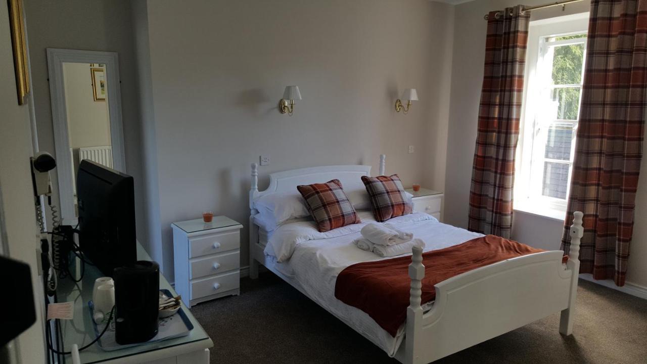 Central Bar Guesthouse Cushendall Exterior photo